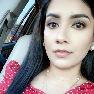 Meet your Posher, Julia